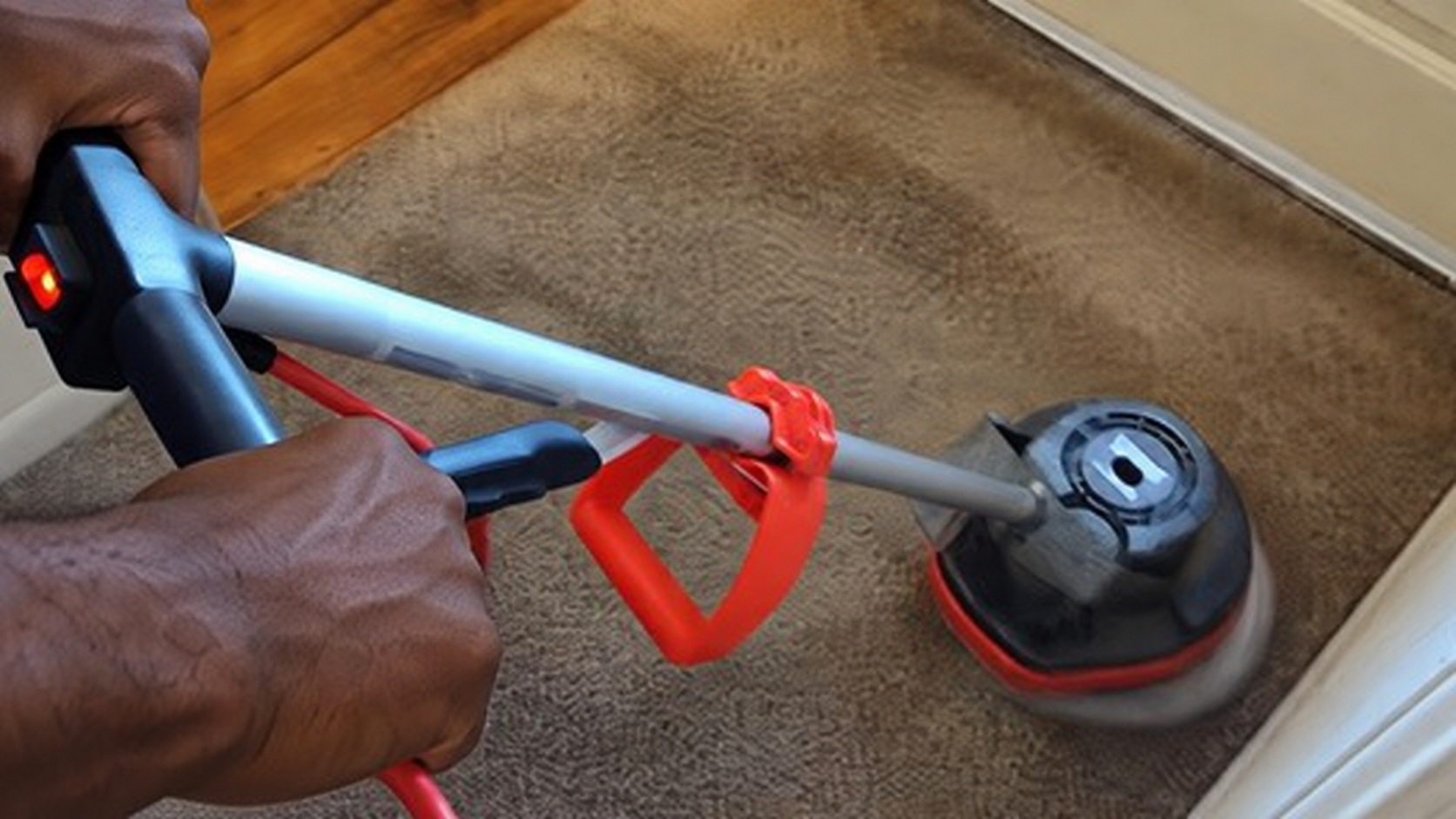 Carpet agitation using a floor machine